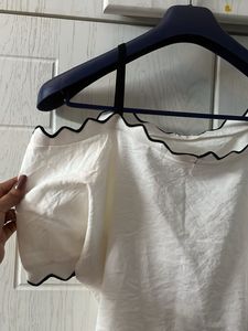 🦢Off-Shoulder White Top