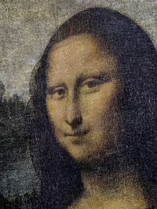 Mona Lisa Graphic Tee