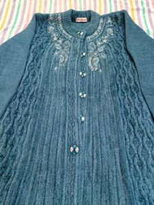 (New)Blue Embroidered Cardigan