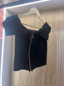 Chic Black Off-Shoulder Zipper Top