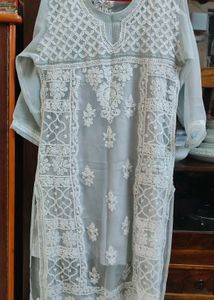 Women Chikankari Embroidered Straight Kurta