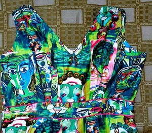 Vibrant Abstract Print V-Neck Kurti