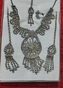 Sparkling Silver Jewelry Set