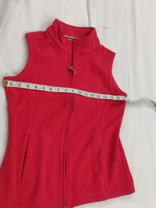 SLEEVELESS JACKET IN SIZE S