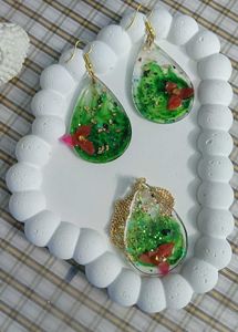 Resin Necklace &amp; Earring Set