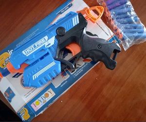 BRAND NEW**** TOY GUN WITH 5 Foam Bullets And