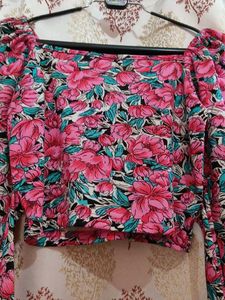 Floral Puff Sleeve Crop Top