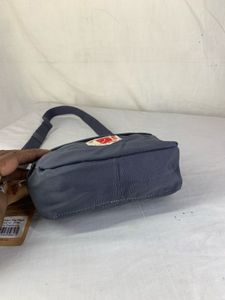 Fjallraven Kanken Hip Pack – Graphite Grey