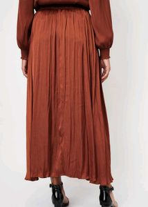 women solid pleated long skirt