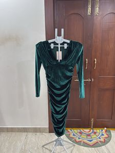 Elegant Green Velvet Ruched Dress
