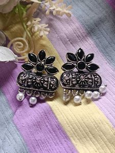 Exquisite Black Stone Dangle Earrings