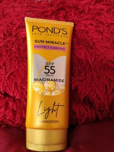 Ponds Spf 55 Pa++ Niacinamide Light Sunscreen.