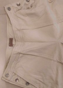 2 Beige Jeans