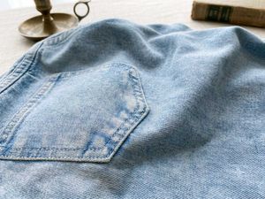 Urbanic Light Wash Straight Leg Jeans