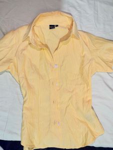 OFFDUTY Cute Yellow Striped Button-Up Shirt