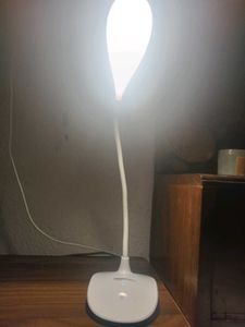 AMAZON BASICS Sleek LED Desk Lamp