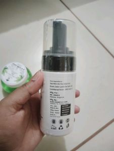 Foaming Face Wash with Neem &amp; Aloe Vera
