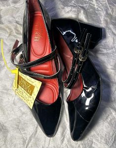 Shiny Black Pointed Toe Heels