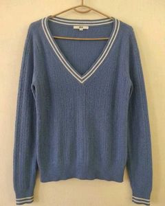 Uniqlo V Neck Blue Jumper