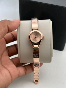 GUCCI*❣️🔸 *LADIES WATCH*🔸 *GOOD QUALITY