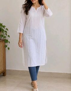Classic White Striped Kurta+ free a earrings🎁
