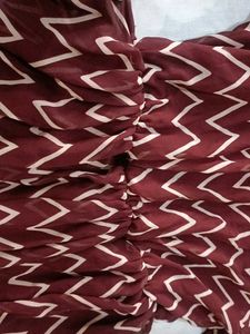 Chic Maroon Zigzag Print Dress