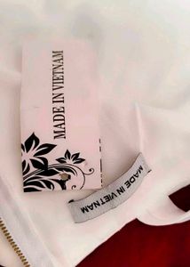 Chic White Cropped Top