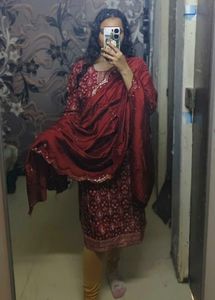 Maroon Printed Kurta Set With Tiki Work