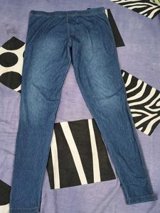 Blue jeggings