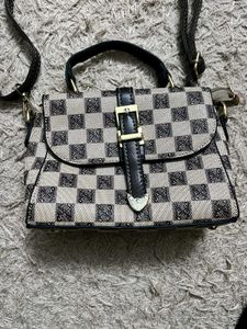 Chic Checkered Crossbody Bag