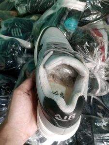 NEW NO USED SNEAKERS SHOES FOR MEN.