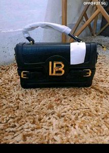 Chic Black Croc Embossed Handbag