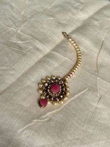Elegant Pearl Maang Tikka with Pink Stone