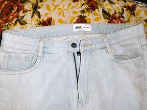 Zara Light-Wash Wide-Leg Jeans