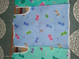 Set of 3 baby clothes