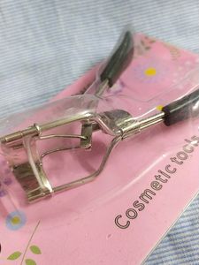 EYELASH CURLER. BRAND NEW UNUSED