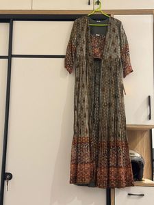 Elegant Ethnic Kurta Set with Jacket
