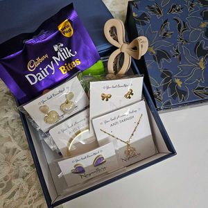 Luxe Gift Box 🎁 Hamper Fixed Price
