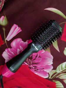 Alan Truman Blowout Brush