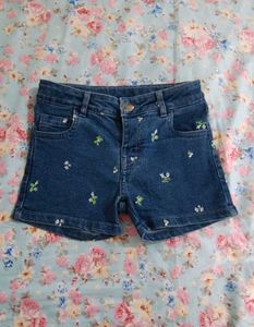 3 Denim shorts for girls ( 6 to 8 years)