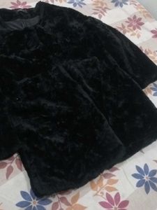 Elegant Black Faux Fur Stole