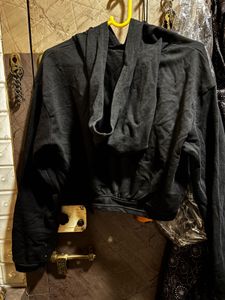 Zudio Black Cropped Hoodie