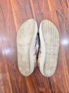 Carlton London Ballet Flats with Bow Detail