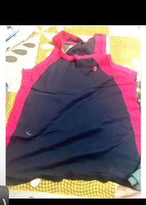 Set of 3 vest in very good condition