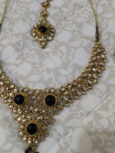 Elegant Black &amp; Gold Jewellery Set