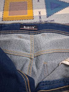 DARK BLUE JEANS