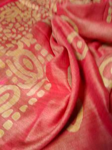 Vibrant Red &amp; Gold batik print dupatta