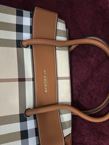 burberry (first copy ) hand bag