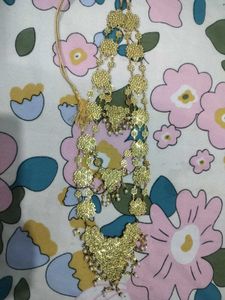 Exquisite Gold Necklace Set