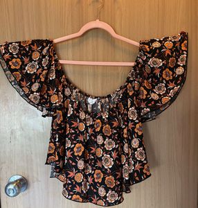 Black Floral Off-Shoulder Flared Top 🌸
